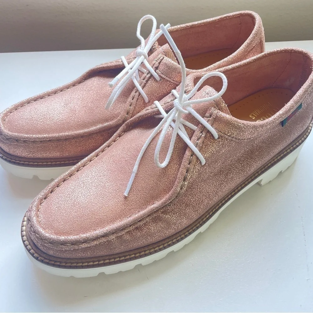 G.H. Bass NWOB Originals Lug Sole Moccasin Shoes Wallace Suede Rose Gold 11